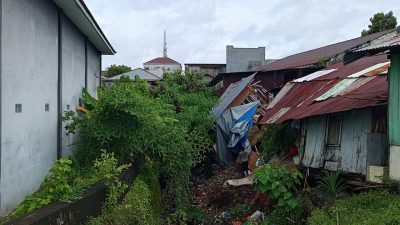 Terdampak Tanah Longsor, Rumah Warga di Ternate Ambruk ke Kalimati