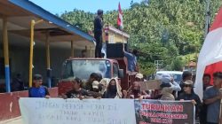 Warga Dama Loloda Kepulauan Demo Puskesmas, Tuntut Evaluasi Layanan Kesehatan